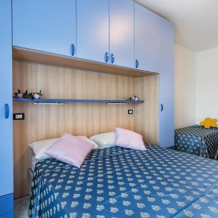 1 Bedroom Stunning In Appartamento Bibione