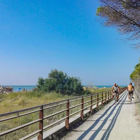 1 Bedroom Stunning In Apartamento Bibione